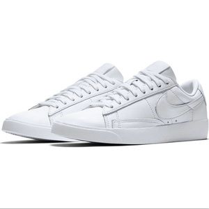 Nike SB Women’s Blazer Low shoes in white